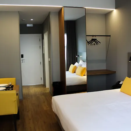 Turisticos Paraiso 4* فونشال
